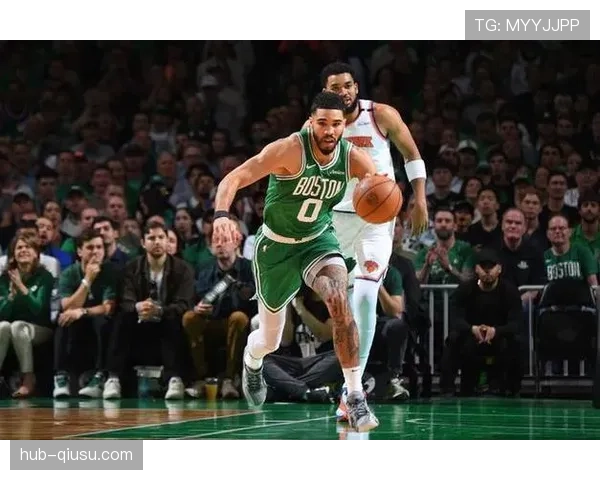 塔图姆缺阵影响绿军节奏 球队半场进攻出现12次失误